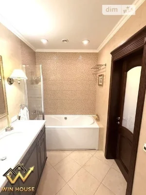 Продажа 3к квартиры 102 кв. м по ул. Феодосийская 2Л • ID 34