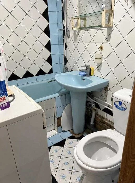 Продам квартиру 2 ком Новые Дома, метро Дворец Спорта