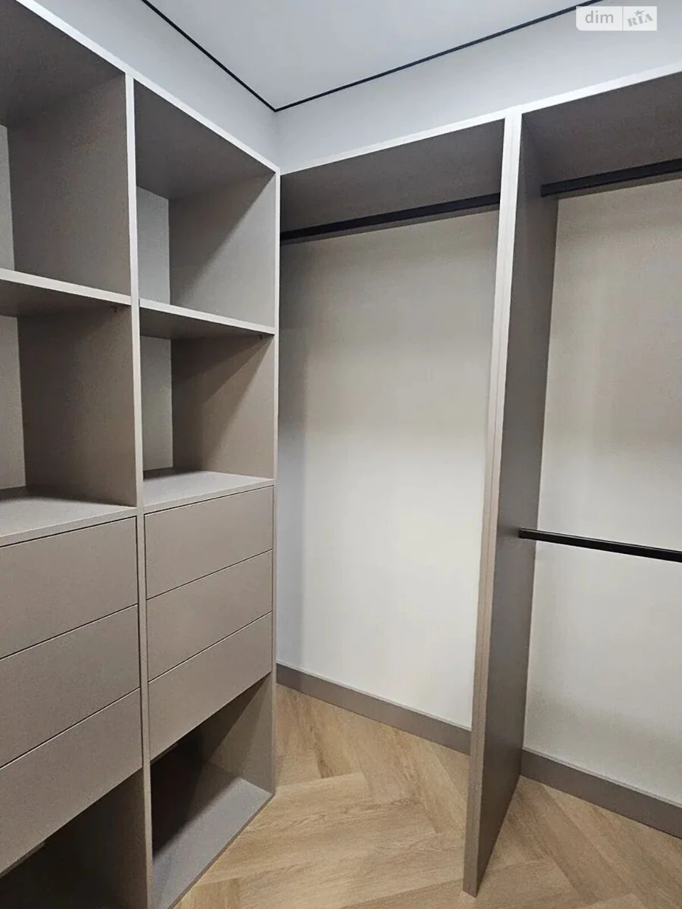 Продаж Квартира Набережна