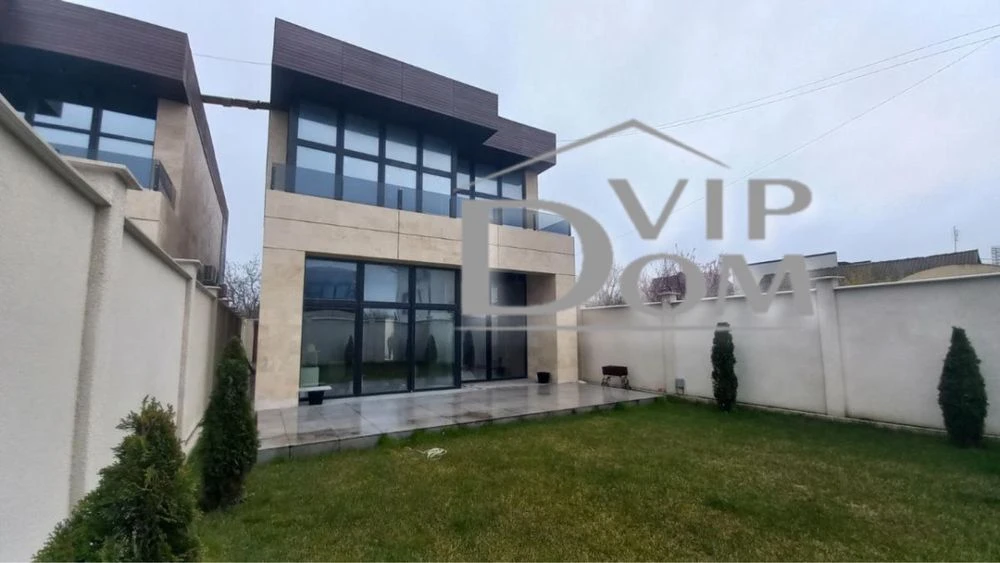 New house in Odessa, park, sea nearby