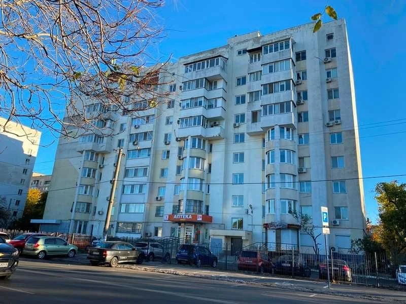 Квартира для большой семьи в новом доме на Таирово/ Левитана