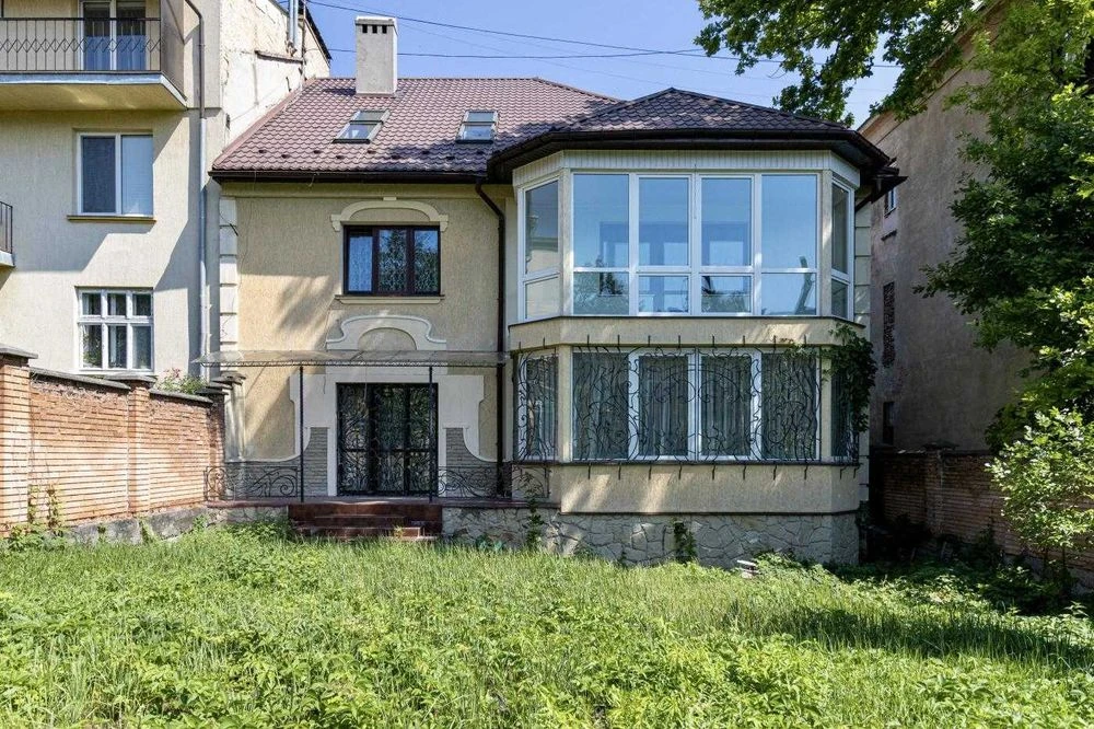 VIP - будинок по вулиці Чупринки, Львів