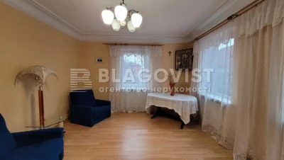 Продам будинок з земельною ділянкою в Новобіличах. Академміс