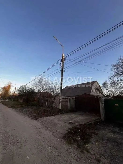 Продам будинок з земельною ділянкою в Новобіличах. Академміс