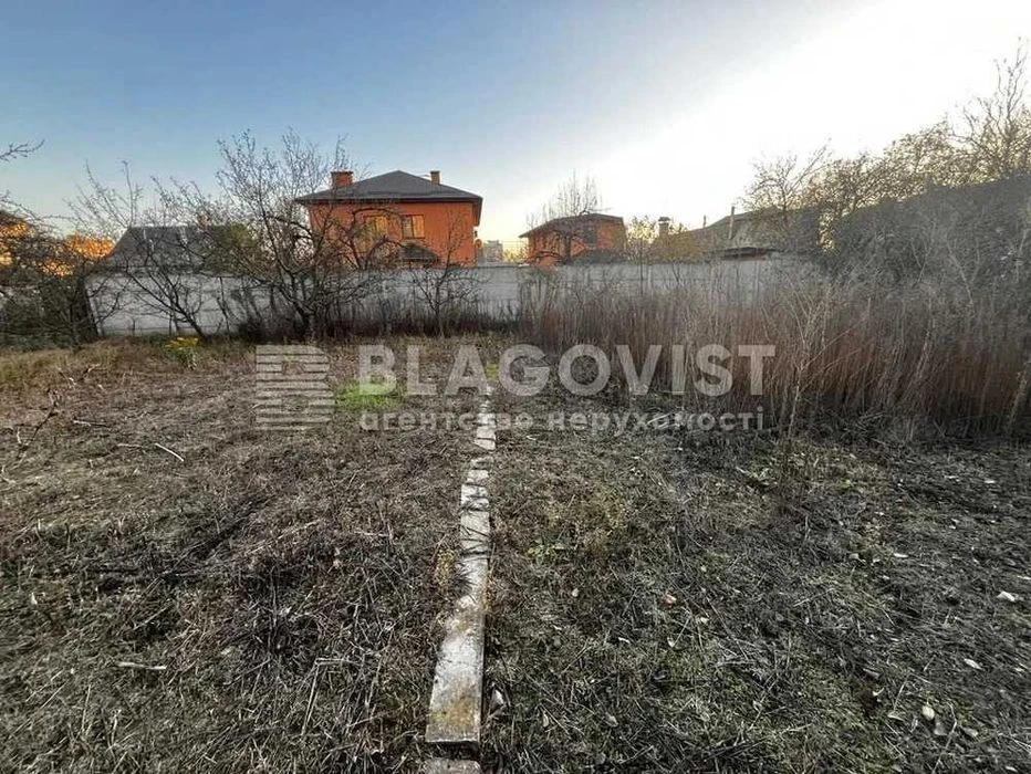 Продам будинок з земельною ділянкою в Новобіличах. Академміс
