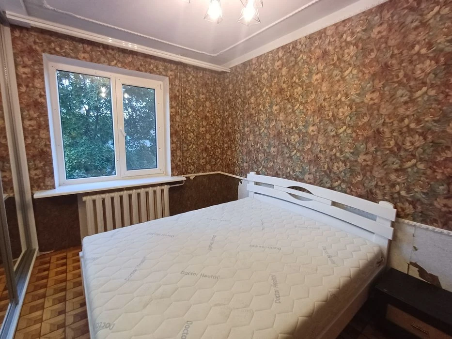 Продам 3х.комнатную на Ак.Королева  рядом Южный рынок. Отлич