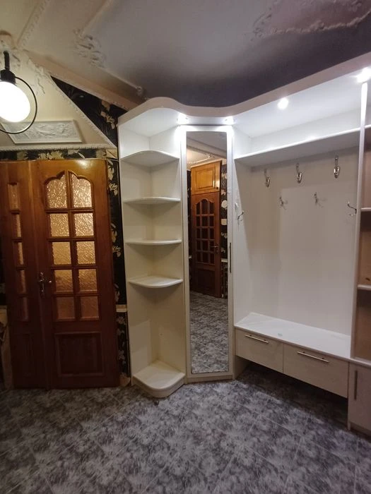 Продам 3х.комнатную на Ак.Королева  рядом Южный рынок. Отлич