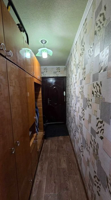 Продам квариру метро Индустриальная