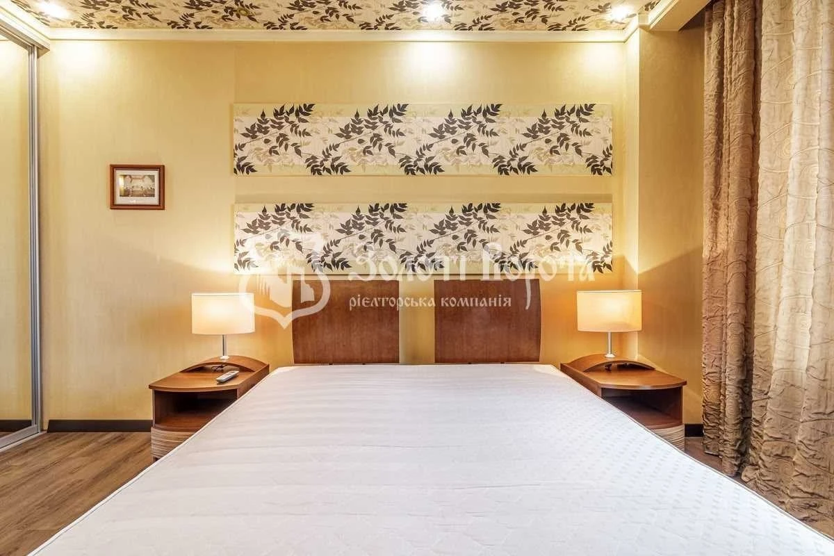 Продаж 2-кімнатної квартири 70 м², Жилянська вул., 59