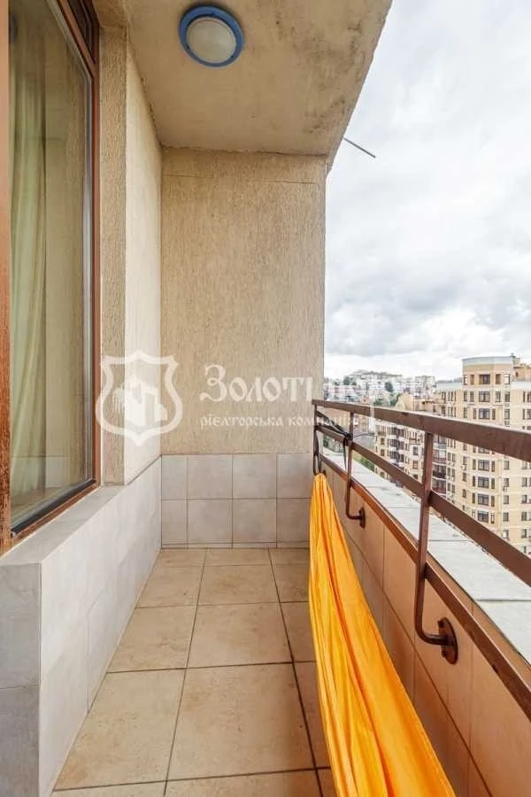 Продаж 2-кімнатної квартири 70 м², Жилянська вул., 59