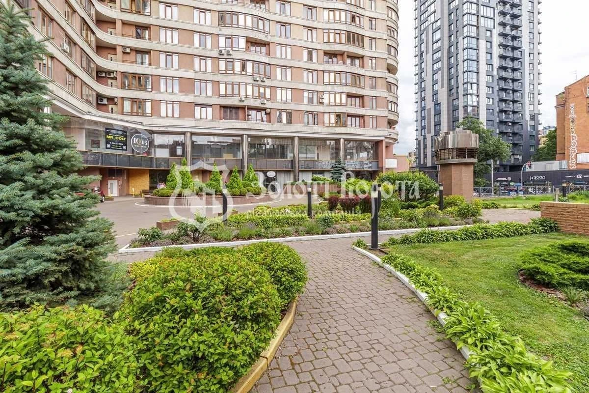 Продаж 2-кімнатної квартири 70 м², Жилянська вул., 59
