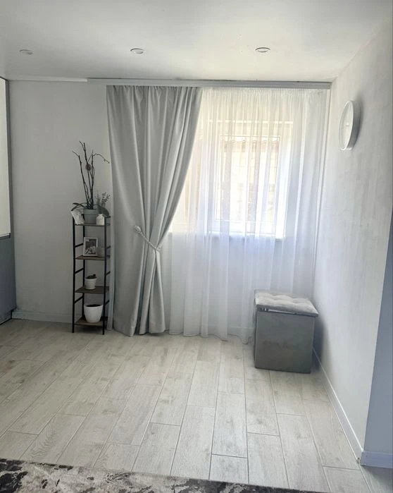 Продам котедж на Південно Захід