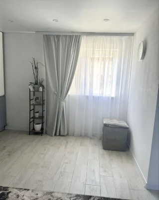 Продам котедж на Південно Захід