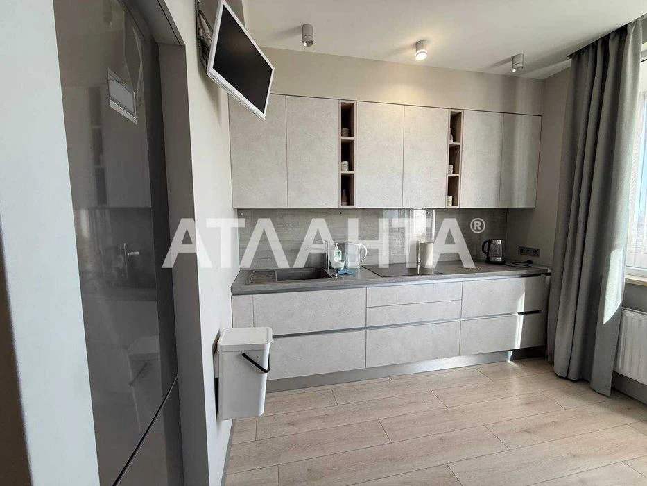 Luxurious apartment in Altair-2 residential complex. Middle floor, apartment on the right