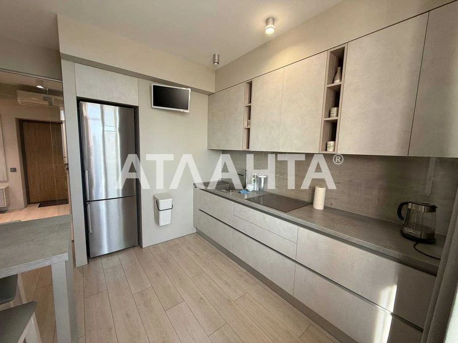 Luxurious apartment in Altair-2 residential complex. Middle floor, apartment on the right