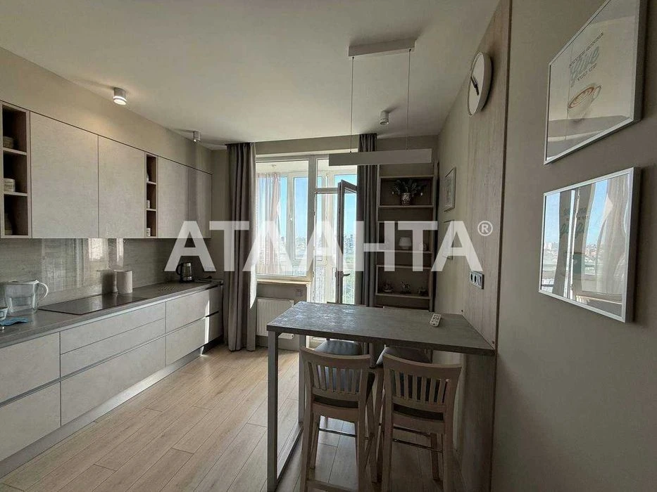 Luxurious apartment in Altair-2 residential complex. Middle floor, apartment on the right