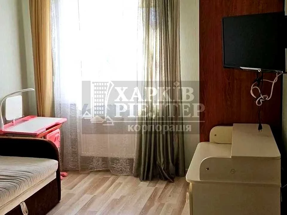 Apartment. Kharkiv, Traktorostudivnyky Ave.