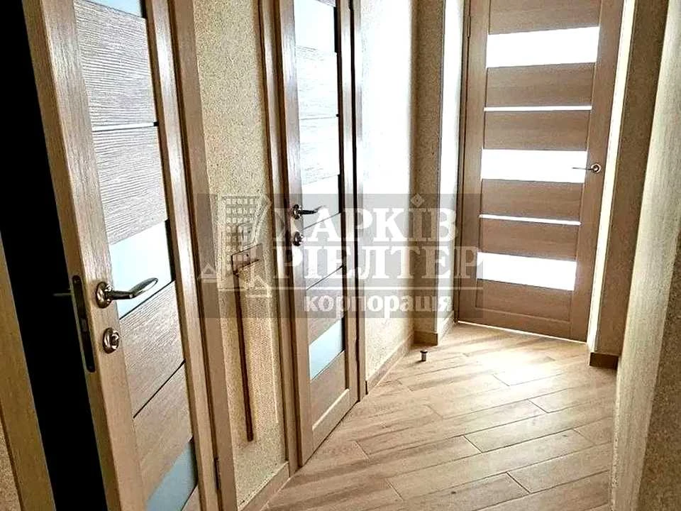Apartment. Kharkiv, Traktorostudivnyky Ave.
