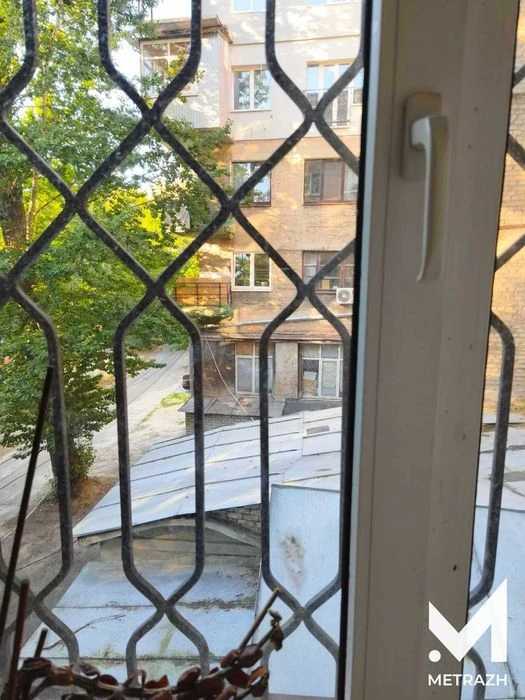 ПРОДАЖА! 3к квартира в центре / Держпром / 2 этаж / 50м2 / 9