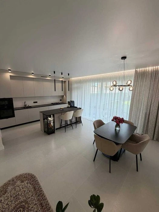 40162   Елітний танхаус у дендропарку — 210 м² + тераса, суч