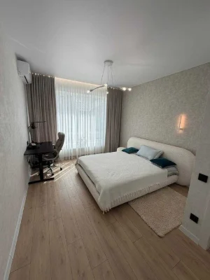 40162   Елітний танхаус у дендропарку — 210 м² + тераса, суч