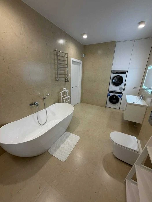40162   Елітний танхаус у дендропарку — 210 м² + тераса, суч