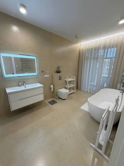 40162   Елітний танхаус у дендропарку — 210 м² + тераса, суч