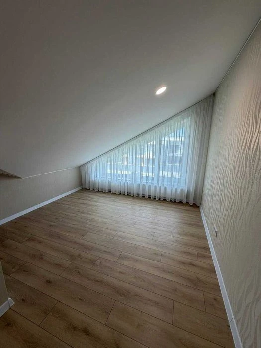 40162   Елітний танхаус у дендропарку — 210 м² + тераса, суч