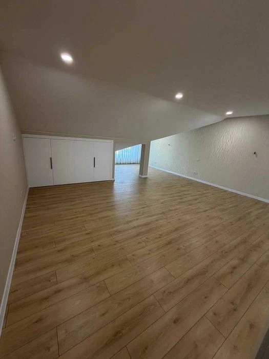40162   Елітний танхаус у дендропарку — 210 м² + тераса, суч