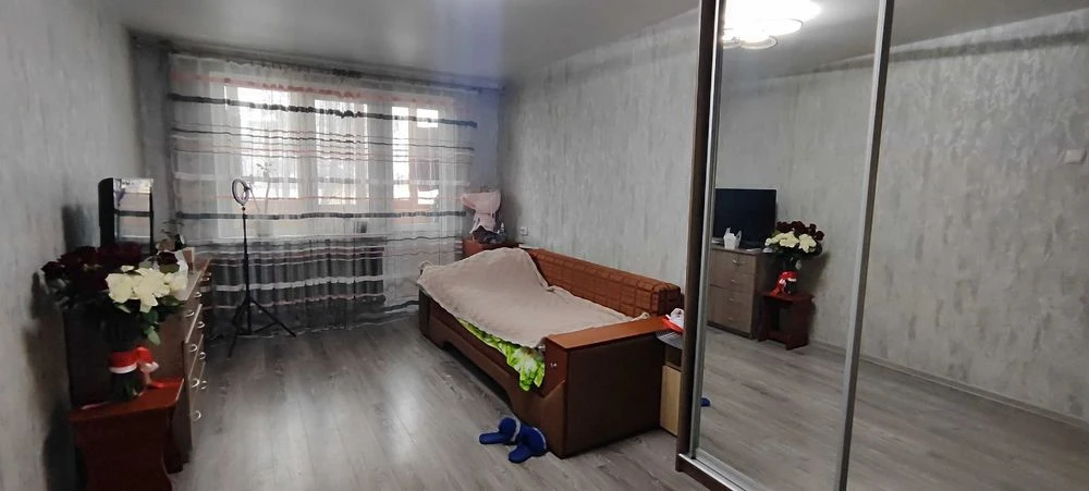 Продається двокімнатна квартира в центрі міста.Кімнати розді