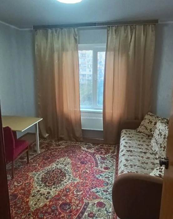 Продаж 3к квартири по вул. Екстер (колишня вул. Цвєтаєва), б