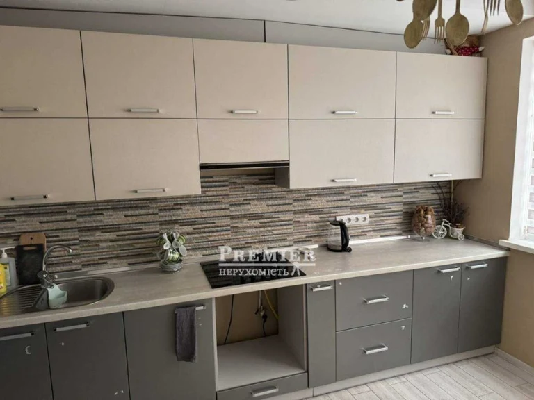 2к квартира, ремонт, нові меблі та техніка