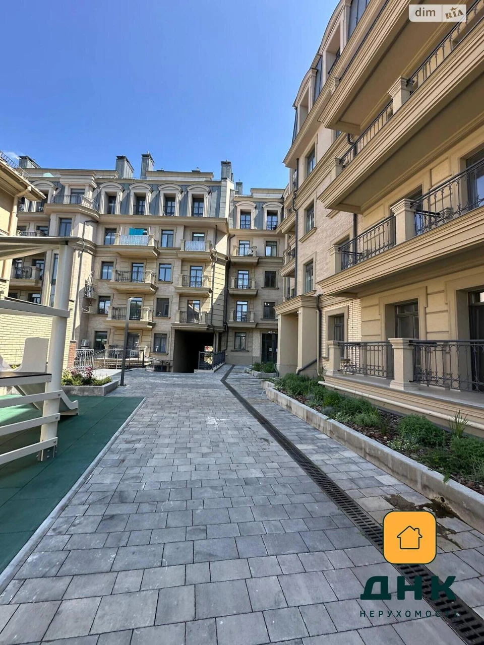 Продаж Квартира Середній Фонтан
