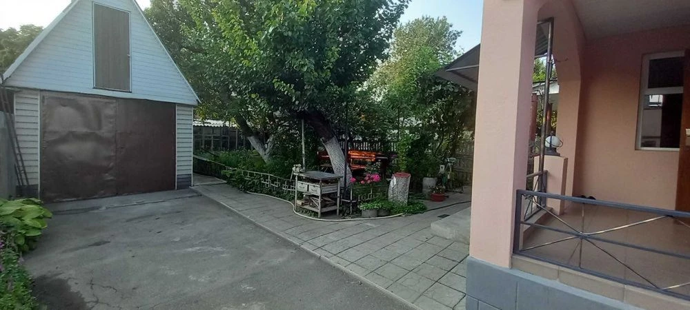 Частина будинку у тихому районі, 566823