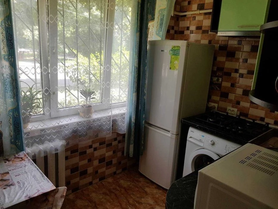 BARGAIN! I will sell a one-room apartment on Vidradny from the owner
