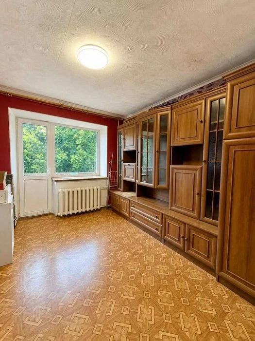 БЕЗ КОМИССИИ! Продам 1 комнатную квартиру в шаговой доступно