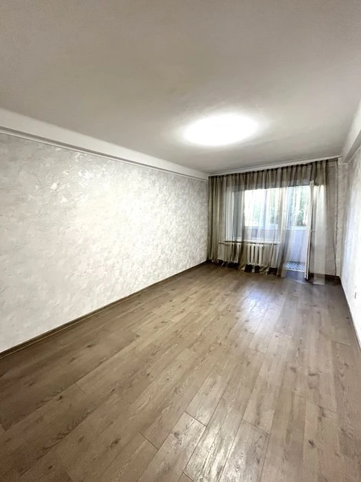 Продаж 3 кімнаної квартири Малий ринок
