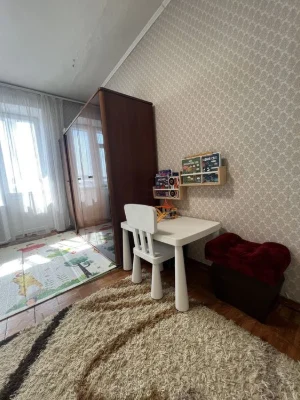 Продаж 2-х кімнатноі квартири з панорамними балконами.