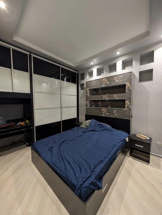Продаж великої 1 кім квартири в центрі