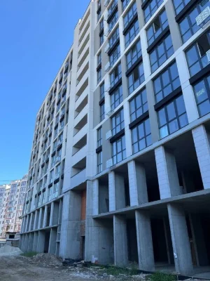 Продаю видову 2 кімн квартиру р-н Хоткевича