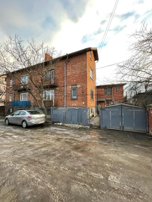 Продаж добротного будинку (217м2) біля вул. Хоткевича_OL