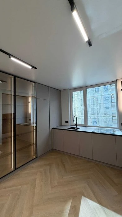 Продаж 2-кімнатної квартири в Manhattan UP