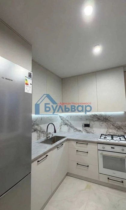 Продам 3к квартиру, 52 кв.м, євроремонт, Алмазний