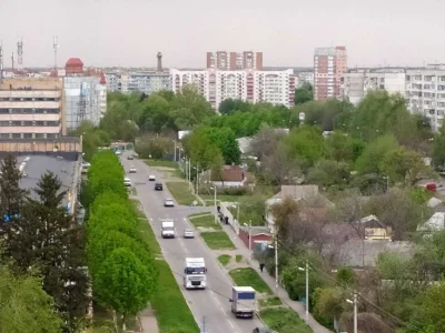 Старий будинок та земельна ділянка в мікрорайоні Алмазний.
