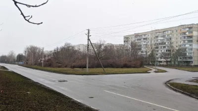 Старий будинок та земельна ділянка в мікрорайоні Алмазний.