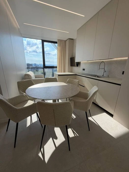 Продаж 3-кім квартири в ЖК UZH Towers
