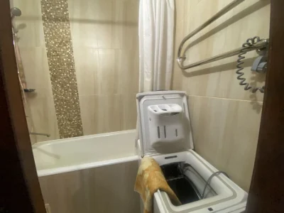 Продається двокімнатна квартира з гарним краєвидом.