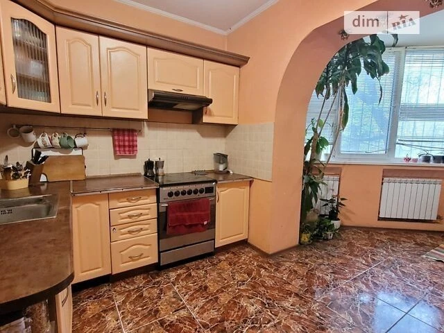 For sale 4-room apartment 100 sq. m. on Oresta Vaskula St. 49 • ID