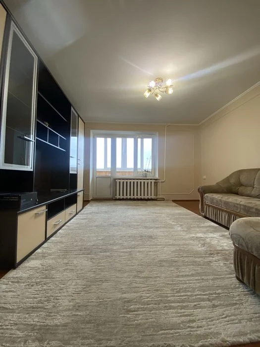 Продам 3 кімнатну кввртиру по вул. Вербова