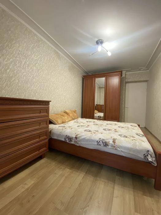 Продам 3 кімнатну кввртиру по вул. Вербова